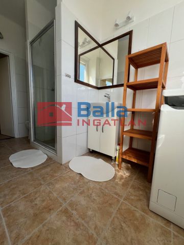 IX. Kerület (József Attila ltp.) - Dési Huber utca:  49 m²-es társasházi lakás   (240'000 ,- Ft)