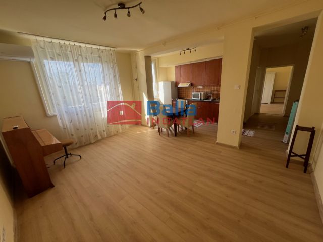 IX. Kerület (József Attila ltp.) - Dési Huber utca:  49 m²-es társasházi lakás   (230'000 ,- Ft)