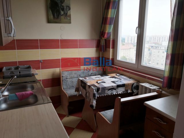 IX. Kerület (József Attila ltp.) - Üllői út:  53 m²-es társasházi lakás   (67'500'000 ,- Ft)