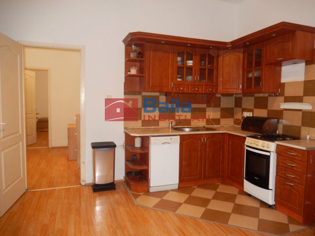 IX. Kerület (Középső Ferencváros (Rehabilitációs terület)) - Ipar utca:  74 m²-es társasházi lakás