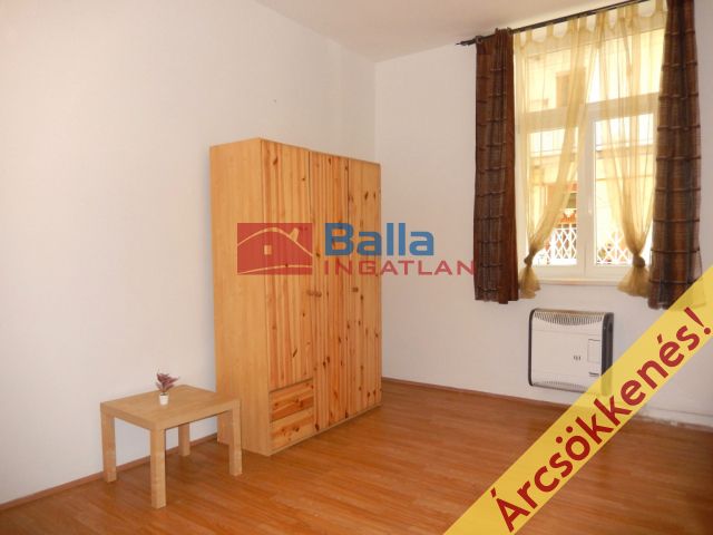 IX. Kerület (Középső Ferencváros (Rehabilitációs terület)) - Ipar utca:  74 m²-es társasházi lakás   (73'800'000 ,- Ft)