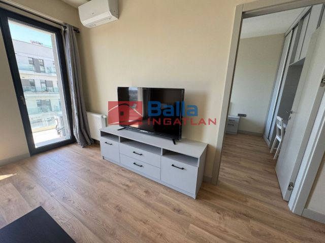 IX. Kerület (Középső Ferencváros (Rehabilitációs terület)) - Vágóhíd utca:  52 m²-es társasházi lakás   (900 ,- Ft)