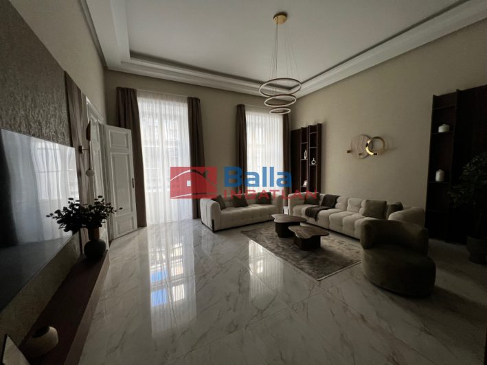 V. Kerület (Bank negyed) - Október 6 utca:  183 m&sup2;-es társasházi lakás   (344'000'000 ,- Ft)