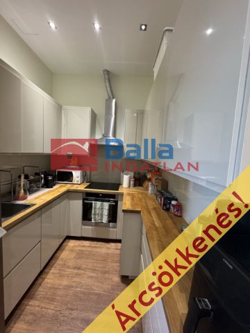 V. Kerület (Belváros) - Gerlóczy utca:  107 m²-es társasházi lakás   (214'000'000 ,- Ft)