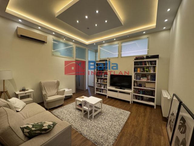 V. Kerület (Belváros) - Gerlóczy utca:  107 m²-es társasházi lakás   (216'000'000 ,- Ft)