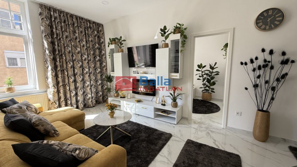 V. Kerület (Belváros) - Irányi utca:  49 m&sup2;-es társasházi lakás   (116'900'000 ,- Ft)