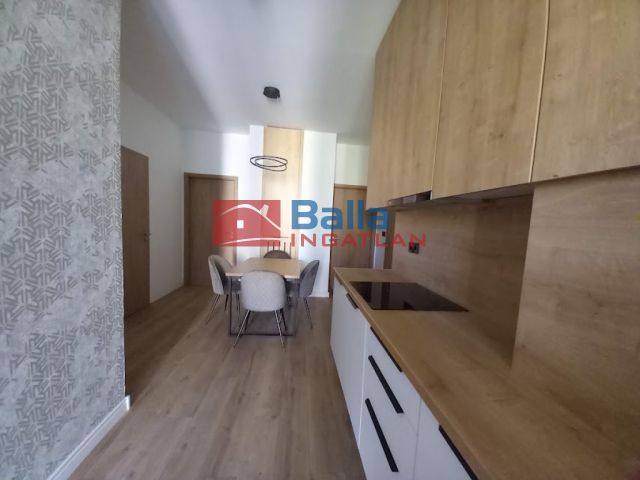 V. Kerület (Belváros) - Károly körút:  84 m²-es társasházi lakás   (1'000'000 ,- Ft)