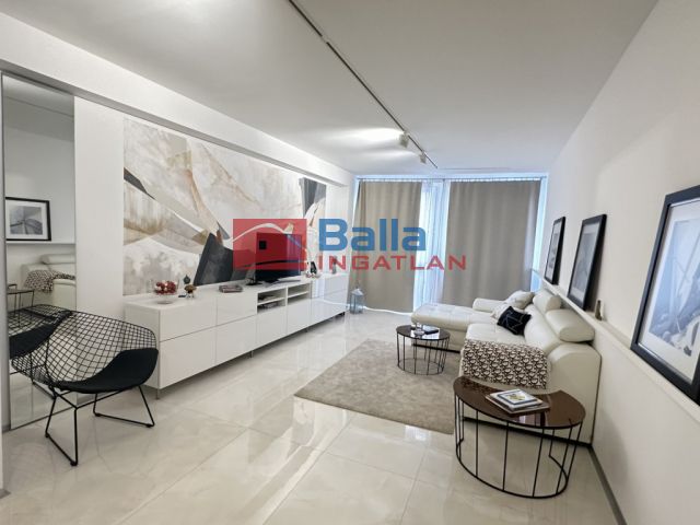 V. Kerület (Belváros) - Petőfi sándor 1 utca:  42 m²-es társasházi lakás   (94'900'000 ,- Ft)