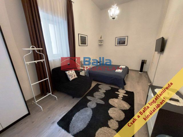 V. Kerület (Lipótváros) - Belgrád rakpart:  47 m²-es társasházi lakás   (84'000'000 ,- Ft)