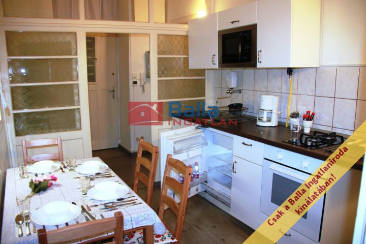 V. Kerület (Lipótváros) - Belgrád rakpart:  47 m&sup2;-es társasházi lakás   (84'000'000 ,- Ft)