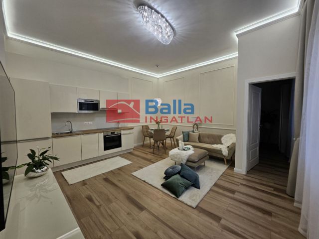 V. Kerület (Lipótváros) - Duna közeli utca:  61 m²-es társasházi lakás   (149'900'000 ,- Ft)