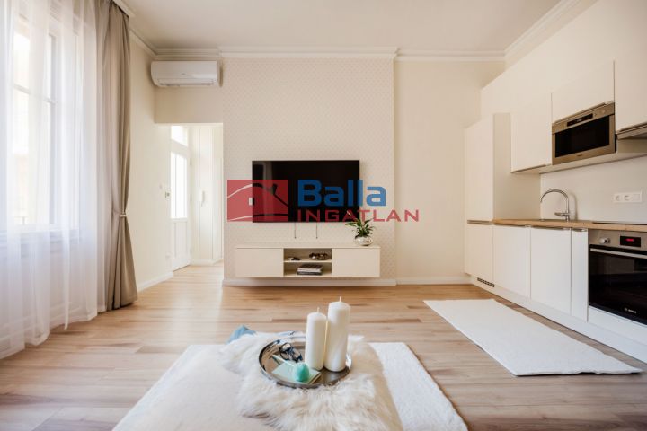 V. Kerület (Lipótváros) - Duna közeli utca:  61 m²-es társasházi lakás   (149'900'000 ,- Ft)