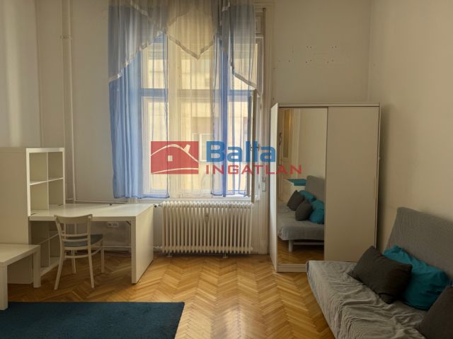 V. Kerület (Lipótváros) - Honvéd utca:  41 m²-es társasházi lakás   (74'900'000 ,- Ft)