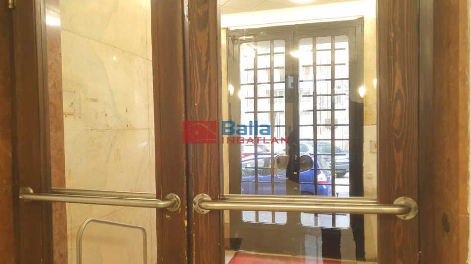 V. Kerület (Lipótváros) - SZALAY utca:  78 m&sup2;-es társasházi lakás   (168'000'000 ,- Ft)