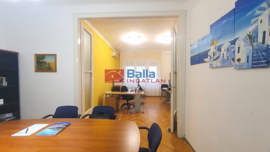 V. Kerület (Lipótváros) - SZALAY utca:  78 m&sup2;-es társasházi lakás   (168'000'000 ,- Ft)