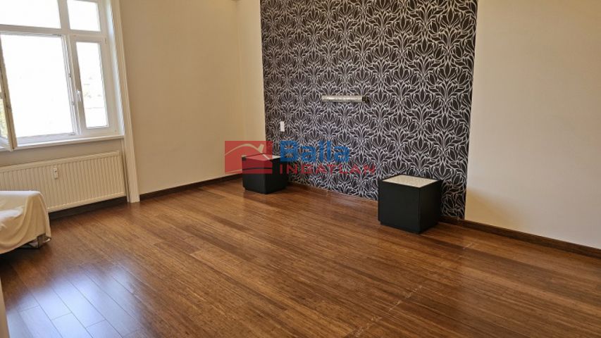 V. Kerület (Lipótváros) - Stollár Béla utca:  98 m²-es társasházi lakás   (360'000 ,- Ft)