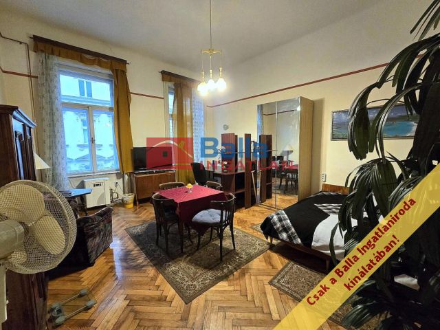 VI. Kerület (1068 irányítószám) - Felső erdősor utca:  82 m&sup2;-es társasházi lakás   (96'000'000 ,- Ft)