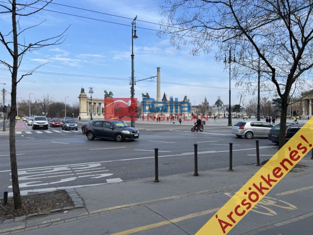VI. Kerület (Diplomatanegyed) - Hősök teréhez közel:  51 m²-es társasházi lakás   (57'900'000 ,- Ft)