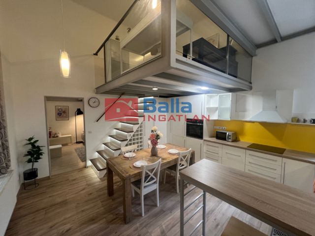 VI. Kerület (Diplomatanegyed) - Nagymező utca:  70 m²-es társasházi lakás   (280'000 ,- Ft)