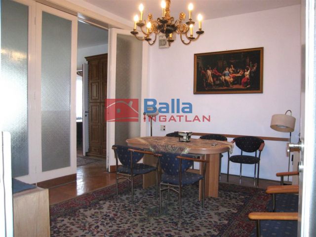 VI. Kerület (Nagykörúton belül) - Bajcsy Zsilinszky út:  120 m²-es társasházi lakás   (400'000 ,- Ft)