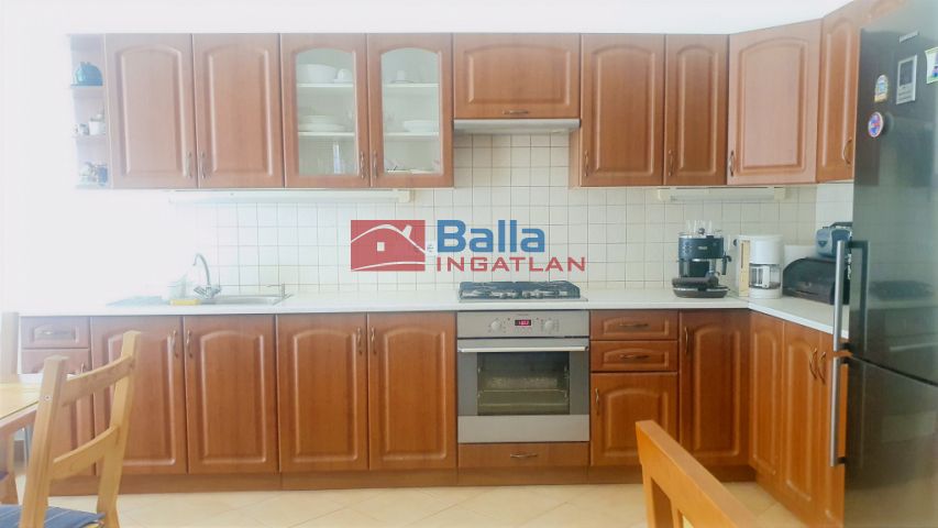 VI. Kerület (Nagykörúton belül) - Eötvös utca:  114 m²-es társasházi lakás   (119'900'000 ,- Ft)