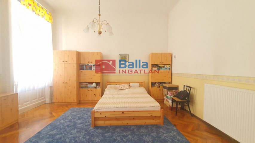 VI. Kerület (Nagykörúton belül) - Eötvös utca:  114 m²-es társasházi lakás   (119'900'000 ,- Ft)