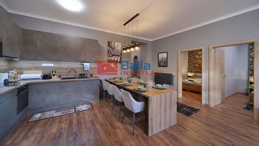 VI. Kerület (Nagykörúton kívül) - Izabella utca:  134 m²-es társasházi lakás   (1'100'000 ,- Ft)