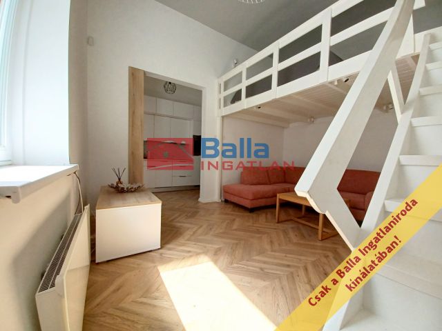 VI. Kerület (Nagykörúton kívül) - Oktogon közelében, Rózsa utca:  26 m²-es társasházi lakás   (49'900'000 ,- Ft)
