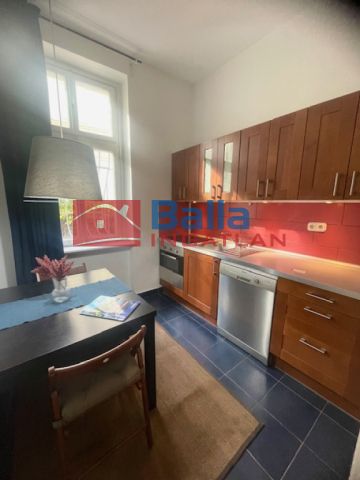 VI. Kerület (Terézváros) - Diplomatanegyedben villalakás eladó !:  53 m²-es társasházi lakás   (94'000'000 ,- Ft)