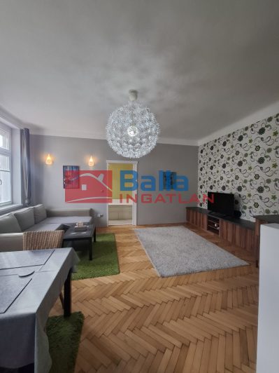 VI. Kerület (Terézváros) - Teréz körút:  61 m&sup2;-es társasházi lakás   (350'000 ,- Ft)