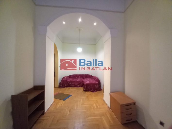 VII. Kerület (Belső-Erzsébetváros) - Akácfa utca:  65 m&sup2;-es társasházi lakás   (83'900'000 ,- Ft)