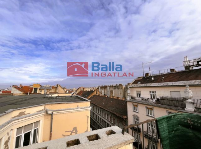 VII. Kerület (Belső-Erzsébetváros) - Károly körút:  32 m²-es társasházi lakás   (250'000 ,- Ft)