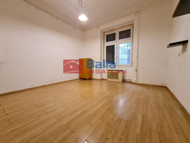 VII. Kerület (Középső-Erzsébetváros) - Dembinszky utca:  30 m²-es társasházi lakás   (42'000'000 ,- Ft)