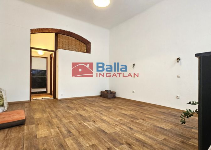 VII. Kerület (Ligetváros) - Nefelejcs utca:  47 m²-es társasházi lakás   (64'900'000 ,- Ft)