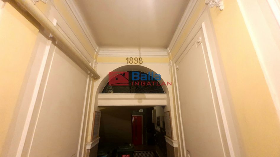 VII. Kerület (Ligetváros) - PETERDY utca:  32 m&sup2;-es társasházi lakás   (180'000 ,- Ft)