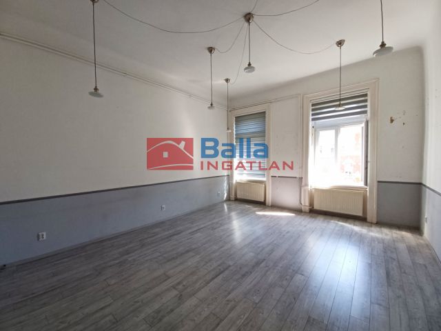 VII. Kerület (Nagykörúton belül) - Erzsébet körút:  71 m²-es társasházi lakás   (94'900'000 ,- Ft)