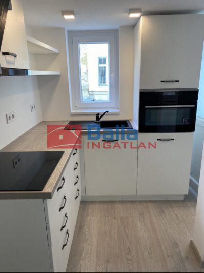 VII. Kerület (Nagykörúton kívül) - Szövetség utca:  23 m&sup2;-es társasházi lakás   (43'500'000 ,- Ft)