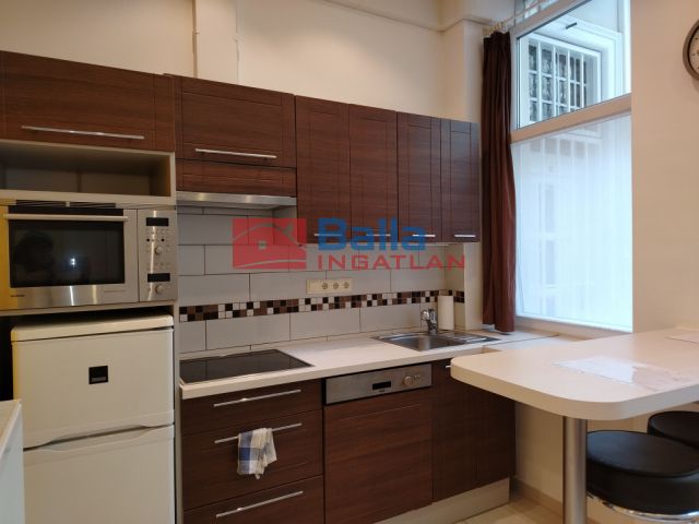 VIII. Kerület (Corvin negyed) - Práter utca:  54 m²-es társasházi lakás   (78'000'000 ,- Ft)
