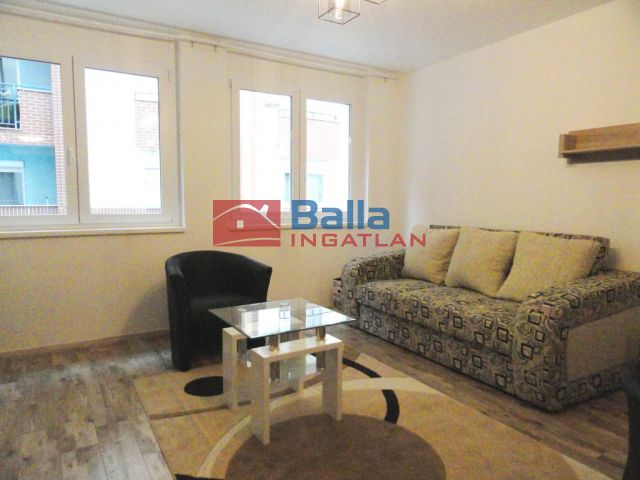 VIII. Kerület (Csarnoknegyed) - Bérkocsis utca:  32 m²-es társasházi lakás   (200'000 ,- Ft)