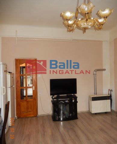 VIII. Kerület (II. János Pál pápa tér és környéke) - Lujza utca:  40 m²-es társasházi lakás   (42'500'000 ,- Ft)