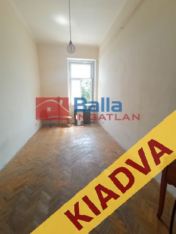 VIII. Kerület (Kálvária tér) - Kálvária tér:  28 m²-es társasházi lakás   (150'000 ,- Ft)