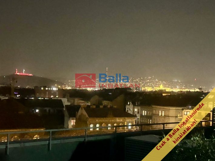 VIII. Kerület (Magdolna negyed) - Penthouse lakás:  83 m&sup2;-es társasházi lakás   (155'000'000 ,- Ft)