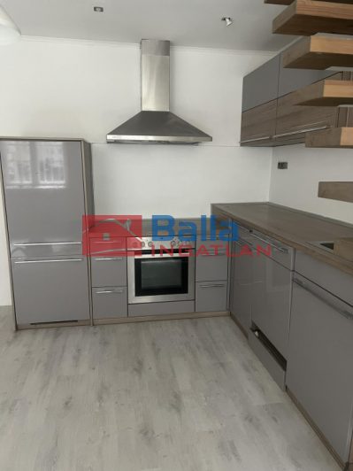 VIII. Kerület (Palotanegyed) - Szentkirályi utca:  75 m&sup2;-es társasházi lakás   (66'900'000 ,- Ft)