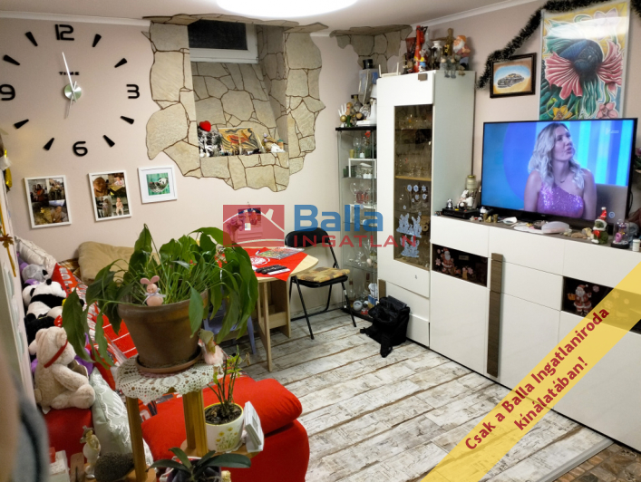 VIII. Kerület (Századosnegyed) - Hungária körút:  46 m&sup2;-es társasházi lakás   (37'000'000 ,- Ft)