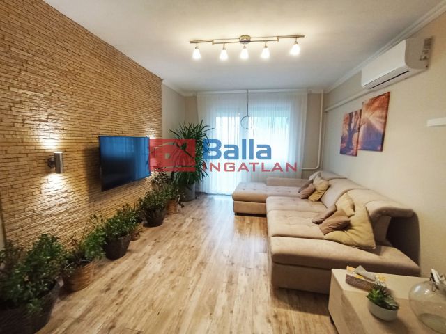 X. Kerület (Gyakorló lakótelep) - Gyakorló utca:  53 m²-es társasházi lakás   (87'200'000 ,- Ft)