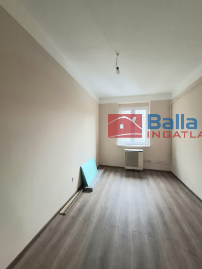 X. Kerület (Pongrác úti lakótelep) - Salgótarjáni utca:  36 m&sup2;-es társasházi lakás   (49'900'000 ,- Ft)