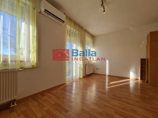 X. Kerület (Rózsaliget Lakópark) - Gergely utca:  30 m&sup2;-es társasházi lakás   (180'000 ,- Ft)