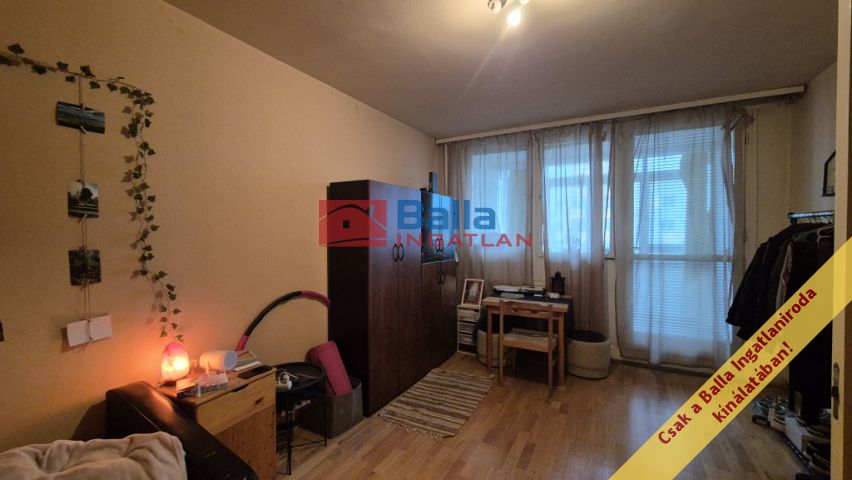 XI. Kerület (Kelenföld) - Etele út:  54 m²-es társasházi lakás   (73'900'000 ,- Ft)