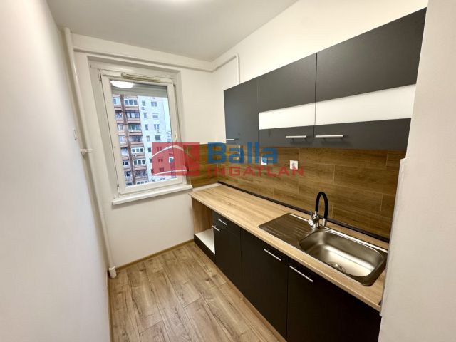 XI. Kerület (Kelenföld) - Etele út:  51 m&sup2;-es társasházi lakás   (81'990'000 ,- Ft)