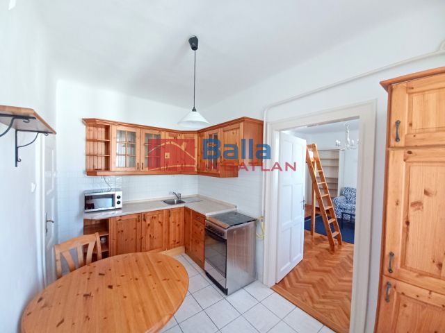 XI. Kerület (Kelenföld) - Feneketlen tó közelében, Bocskai út:  33 m²-es társasházi lakás   (180'000 ,- Ft)